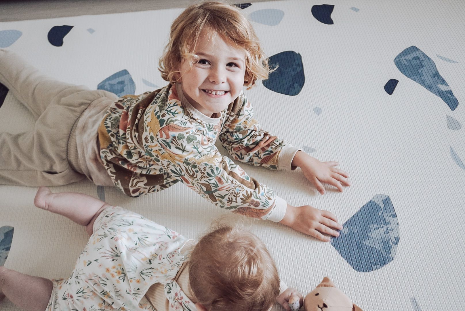Baby play mat play dates