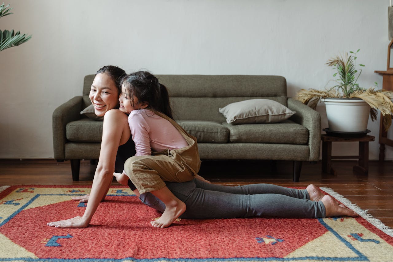 7 Benefits of Yoga for Postpartum Recovery